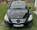 Черный Мерседес 200, объемом двигателя 2 л и пробегом 207 тыс. км за 7000 $, фото 1 на Automoto.ua