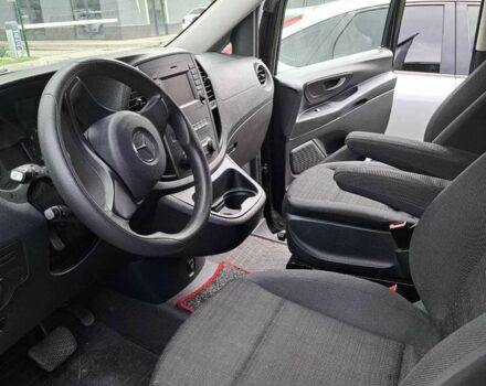 Черный Мерседес 200, объемом двигателя 2 л и пробегом 180 тыс. км за 21000 $, фото 5 на Automoto.ua