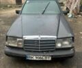 Черный Мерседес 200, объемом двигателя 2.6 л и пробегом 280 тыс. км за 460 $, фото 6 на Automoto.ua