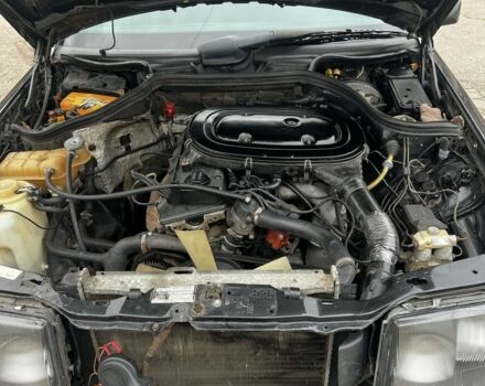 Чорний Мерседес 200, об'ємом двигуна 2 л та пробігом 458 тис. км за 4500 $, фото 3 на Automoto.ua