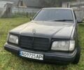 Чорний Мерседес 200, об'ємом двигуна 2 л та пробігом 1000 тис. км за 1600 $, фото 1 на Automoto.ua