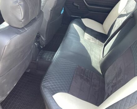 Черный Мерседес 200, объемом двигателя 2 л и пробегом 350 тыс. км за 2000 $, фото 5 на Automoto.ua