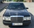Черный Мерседес 200, объемом двигателя 2 л и пробегом 350 тыс. км за 2000 $, фото 1 на Automoto.ua