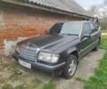 Черный Мерседес 200, объемом двигателя 2 л и пробегом 500 тыс. км за 1500 $, фото 1 на Automoto.ua