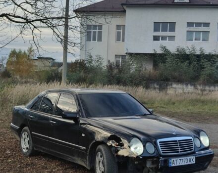 Черный Мерседес 200, объемом двигателя 2 л и пробегом 325 тыс. км за 1950 $, фото 4 на Automoto.ua