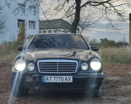 Черный Мерседес 200, объемом двигателя 2 л и пробегом 325 тыс. км за 1950 $, фото 3 на Automoto.ua