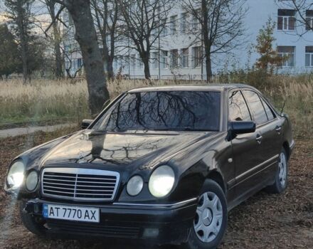 Черный Мерседес 200, объемом двигателя 2 л и пробегом 325 тыс. км за 1950 $, фото 5 на Automoto.ua