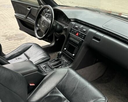 Черный Мерседес 200, объемом двигателя 2 л и пробегом 3 тыс. км за 5000 $, фото 10 на Automoto.ua