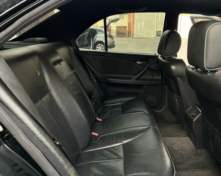 Черный Мерседес 200, объемом двигателя 2 л и пробегом 3 тыс. км за 5000 $, фото 11 на Automoto.ua