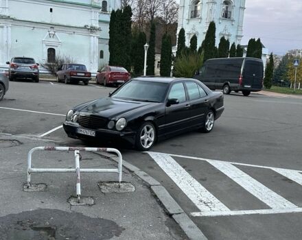 Черный Мерседес 200, объемом двигателя 2 л и пробегом 3 тыс. км за 5000 $, фото 2 на Automoto.ua