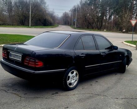 Черный Мерседес 200, объемом двигателя 2 л и пробегом 400 тыс. км за 2499 $, фото 3 на Automoto.ua