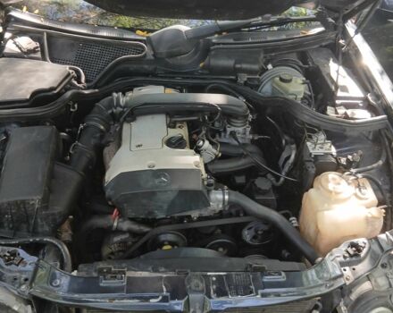 Черный Мерседес 200, объемом двигателя 2 л и пробегом 350 тыс. км за 2200 $, фото 3 на Automoto.ua