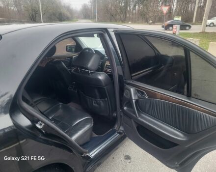 Черный Мерседес 200, объемом двигателя 2 л и пробегом 400 тыс. км за 2499 $, фото 5 на Automoto.ua