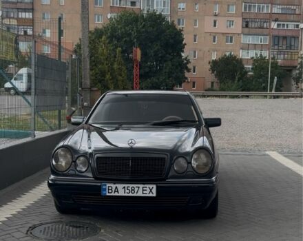 Черный Мерседес 200, объемом двигателя 2 л и пробегом 310 тыс. км за 5200 $, фото 9 на Automoto.ua