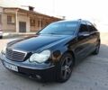 Черный Мерседес 200, объемом двигателя 2 л и пробегом 400 тыс. км за 5663 $, фото 1 на Automoto.ua
