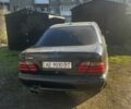 Чорний Мерседес 200, об'ємом двигуна 2 л та пробігом 200 тис. км за 3269 $, фото 4 на Automoto.ua