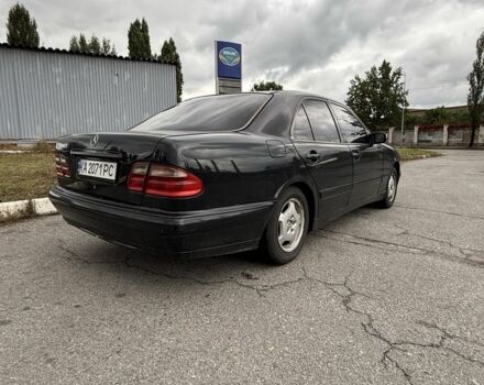 Чорний Мерседес 200, об'ємом двигуна 2 л та пробігом 328 тис. км за 3000 $, фото 4 на Automoto.ua