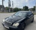 Черный Мерседес 200, объемом двигателя 2 л и пробегом 218 тыс. км за 3517 $, фото 1 на Automoto.ua