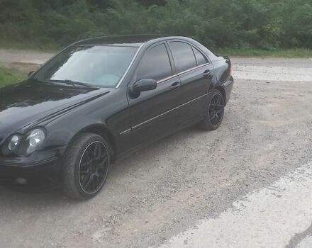 Чорний Мерседес 200, об'ємом двигуна 2 л та пробігом 385 тис. км за 3900 $, фото 2 на Automoto.ua