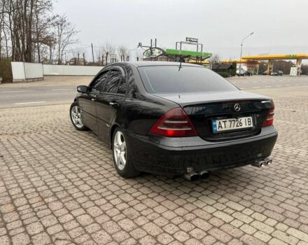Черный Мерседес 200, объемом двигателя 2.1 л и пробегом 380 тыс. км за 5500 $, фото 2 на Automoto.ua