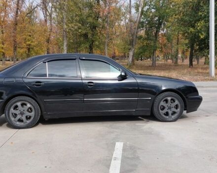 Чорний Мерседес 200, об'ємом двигуна 2 л та пробігом 375 тис. км за 5000 $, фото 9 на Automoto.ua