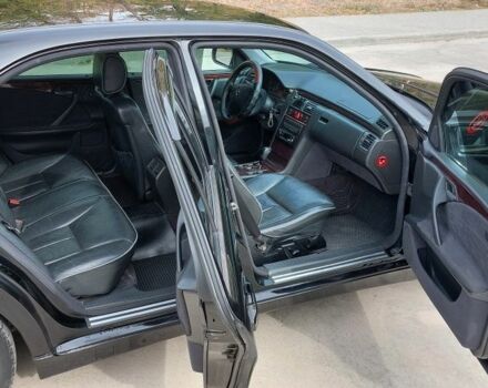 Чорний Мерседес 200, об'ємом двигуна 2 л та пробігом 375 тис. км за 5000 $, фото 20 на Automoto.ua