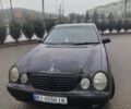 Черный Мерседес 200, объемом двигателя 3.2 л и пробегом 400 тыс. км за 5750 $, фото 1 на Automoto.ua