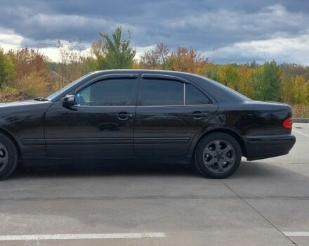 Чорний Мерседес 200, об'ємом двигуна 2 л та пробігом 375 тис. км за 5000 $, фото 7 на Automoto.ua