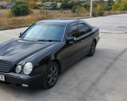 Чорний Мерседес 200, об'ємом двигуна 2 л та пробігом 375 тис. км за 5000 $, фото 2 на Automoto.ua