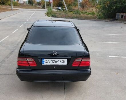 Чорний Мерседес 200, об'ємом двигуна 2 л та пробігом 375 тис. км за 5000 $, фото 16 на Automoto.ua