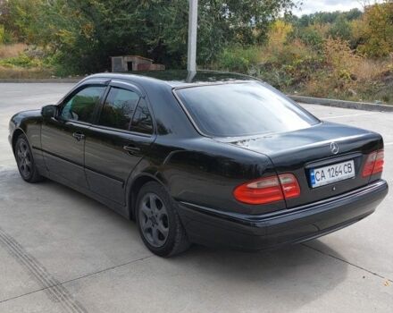 Чорний Мерседес 200, об'ємом двигуна 2 л та пробігом 375 тис. км за 5000 $, фото 12 на Automoto.ua
