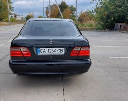 Чорний Мерседес 200, об'ємом двигуна 2 л та пробігом 375 тис. км за 5000 $, фото 15 на Automoto.ua