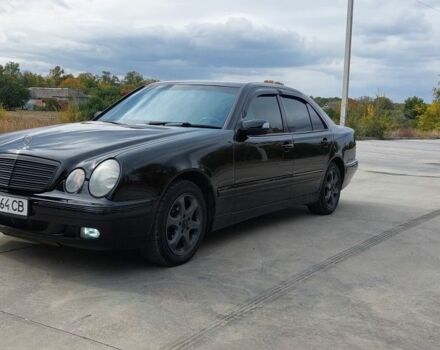 Чорний Мерседес 200, об'ємом двигуна 2 л та пробігом 375 тис. км за 5000 $, фото 1 на Automoto.ua