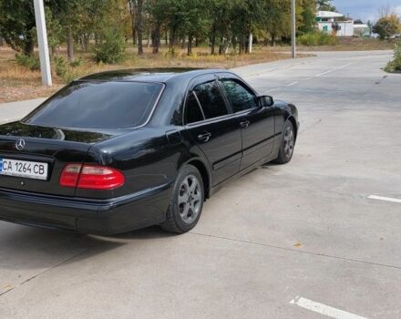 Чорний Мерседес 200, об'ємом двигуна 2 л та пробігом 375 тис. км за 5000 $, фото 11 на Automoto.ua
