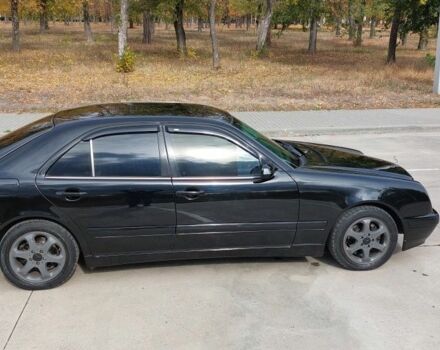 Чорний Мерседес 200, об'ємом двигуна 2 л та пробігом 375 тис. км за 5000 $, фото 10 на Automoto.ua