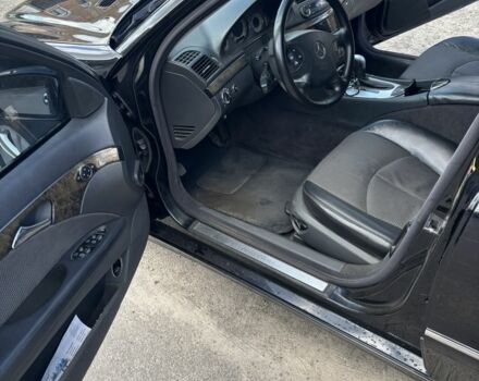 Черный Мерседес 200, объемом двигателя 1.8 л и пробегом 380 тыс. км за 7500 $, фото 6 на Automoto.ua