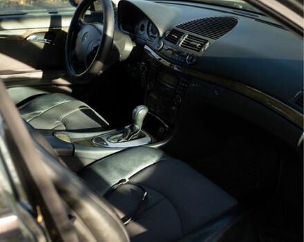 Чорний Мерседес 200, об'ємом двигуна 1.8 л та пробігом 221 тис. км за 6200 $, фото 11 на Automoto.ua