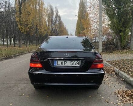 Черный Мерседес 200, объемом двигателя 3.2 л и пробегом 250 тыс. км за 2800 $, фото 5 на Automoto.ua