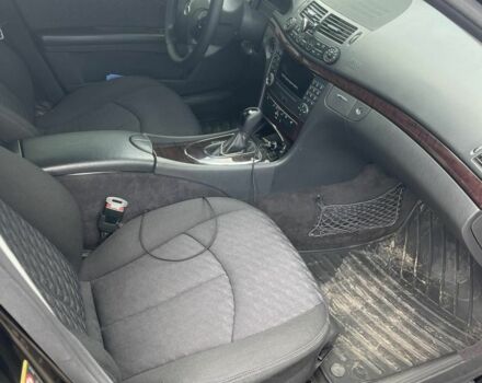 Чорний Мерседес 200, об'ємом двигуна 1.8 л та пробігом 200 тис. км за 8200 $, фото 5 на Automoto.ua