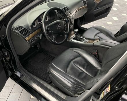 Черный Мерседес 200, объемом двигателя 1.8 л и пробегом 299 тыс. км за 7700 $, фото 4 на Automoto.ua