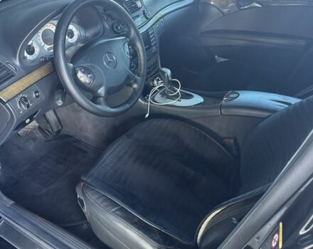 Черный Мерседес 200, объемом двигателя 2 л и пробегом 330 тыс. км за 7300 $, фото 9 на Automoto.ua