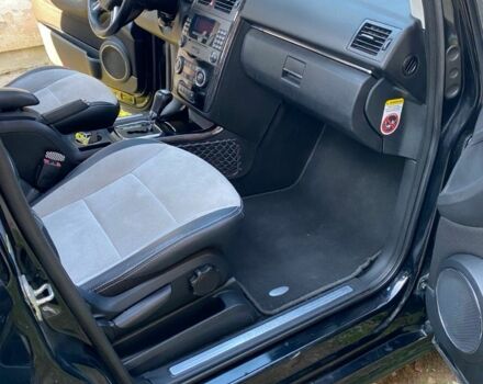 Черный Мерседес 200, объемом двигателя 2 л и пробегом 260 тыс. км за 6700 $, фото 11 на Automoto.ua