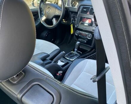 Черный Мерседес 200, объемом двигателя 2 л и пробегом 260 тыс. км за 6700 $, фото 6 на Automoto.ua