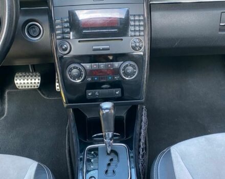 Черный Мерседес 200, объемом двигателя 2 л и пробегом 260 тыс. км за 6700 $, фото 13 на Automoto.ua