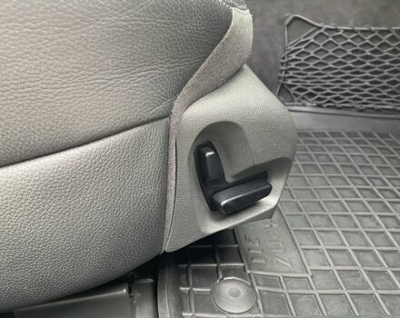 Черный Мерседес 200, объемом двигателя 1.8 л и пробегом 299 тыс. км за 7700 $, фото 22 на Automoto.ua