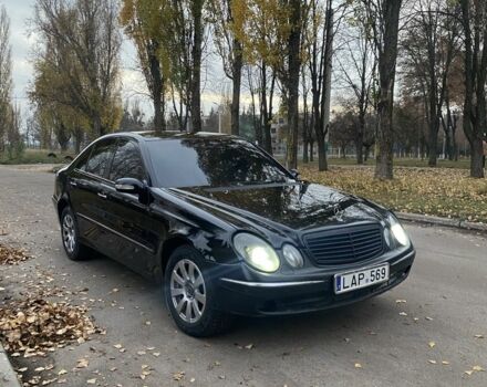 Черный Мерседес 200, объемом двигателя 3.2 л и пробегом 250 тыс. км за 2800 $, фото 1 на Automoto.ua