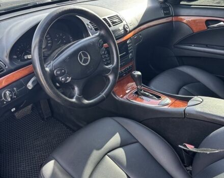 Чорний Мерседес 200, об'ємом двигуна 2.1 л та пробігом 316 тис. км за 6000 $, фото 23 на Automoto.ua