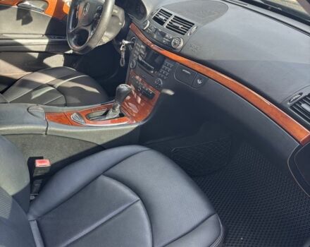 Чорний Мерседес 200, об'ємом двигуна 2.1 л та пробігом 316 тис. км за 6000 $, фото 21 на Automoto.ua