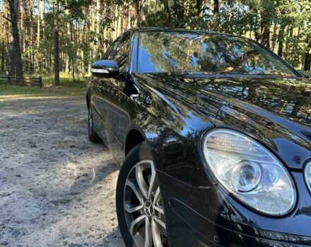 Черный Мерседес 200, объемом двигателя 2.1 л и пробегом 340 тыс. км за 9200 $, фото 4 на Automoto.ua