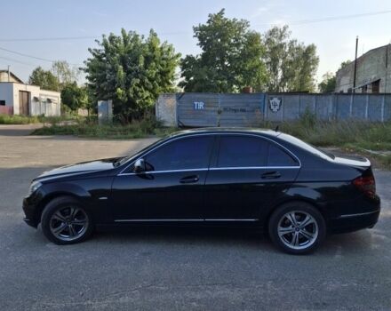 Черный Мерседес 200, объемом двигателя 2.1 л и пробегом 347 тыс. км за 7700 $, фото 3 на Automoto.ua